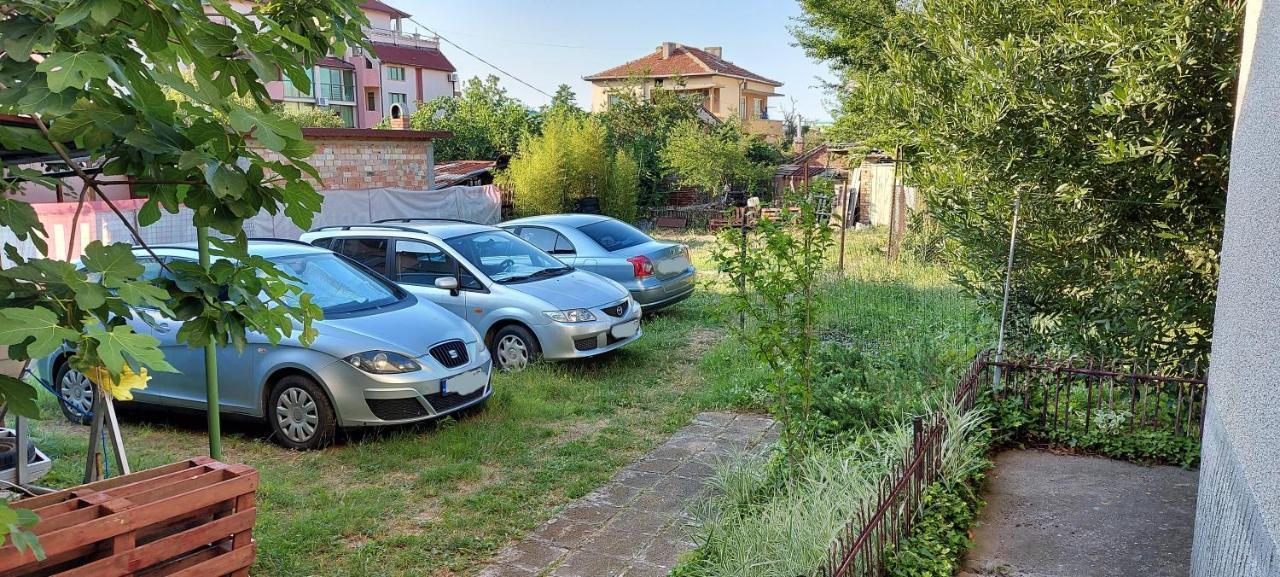 Guest House Nikolovi Lozenets Exterior photo